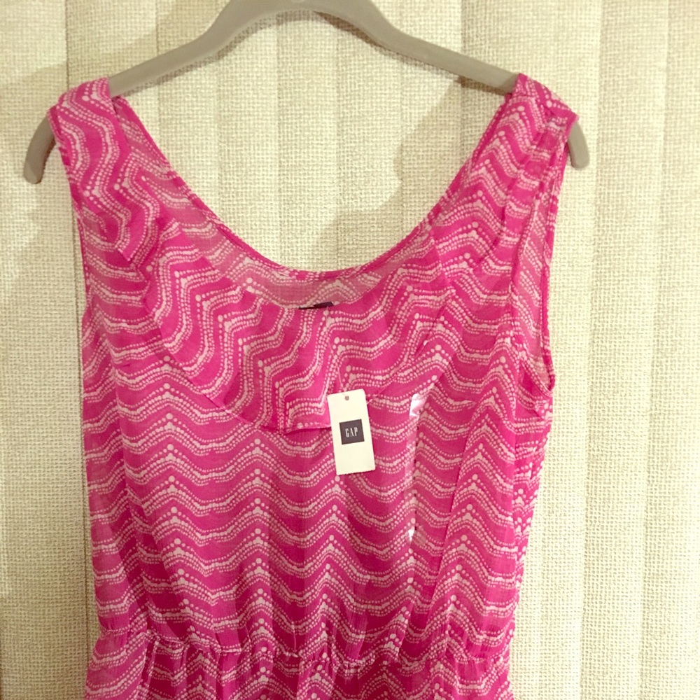 pink top